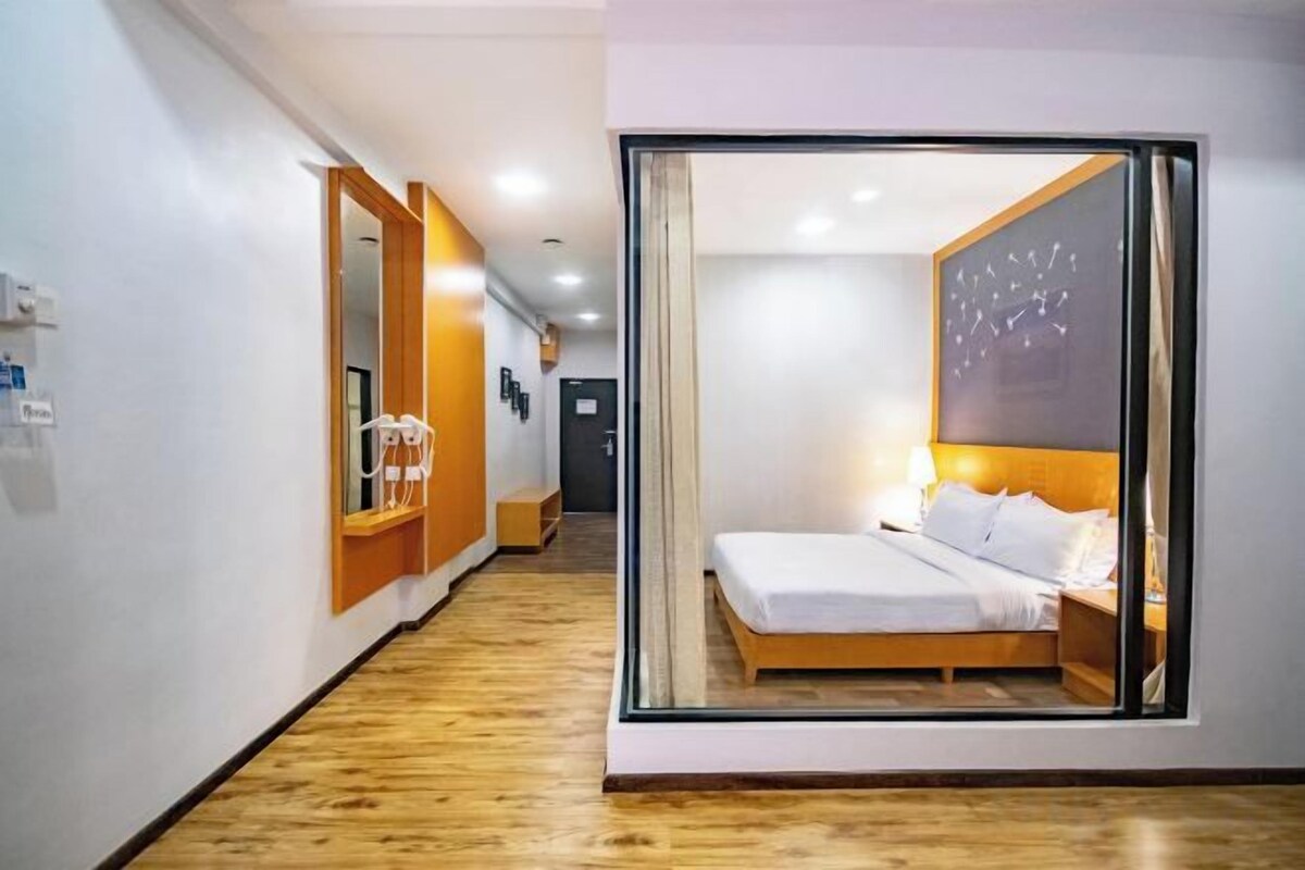 Minibar, chambres insonorisées, fer et planche à repasser, Wi-Fi gratuit