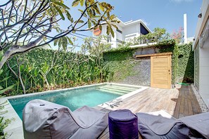 Hồ bơi ngoài trời 