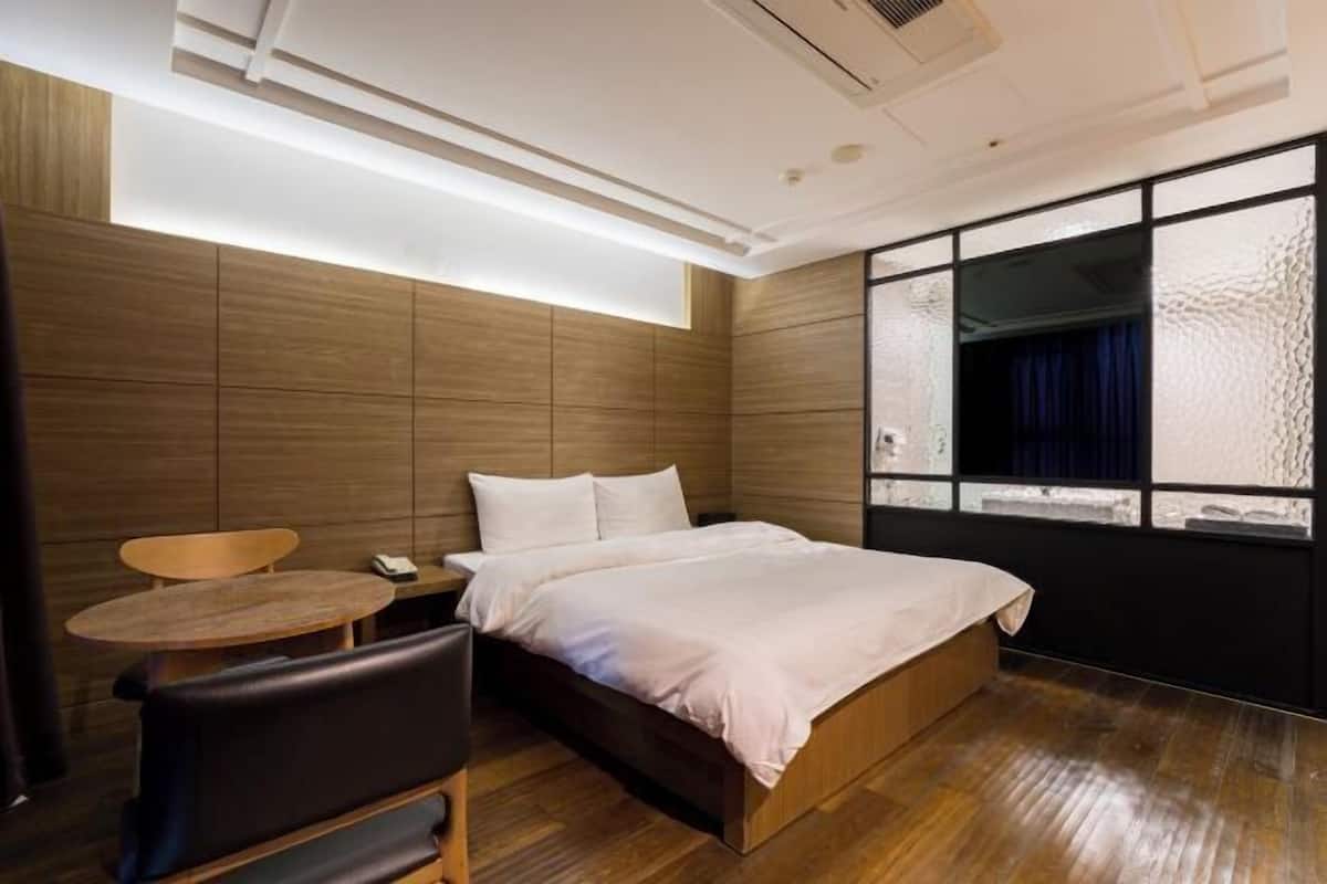 1 habitación, decoración personalizada y muebles diferentes