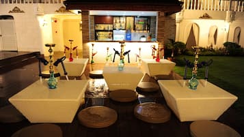 Poolside bar