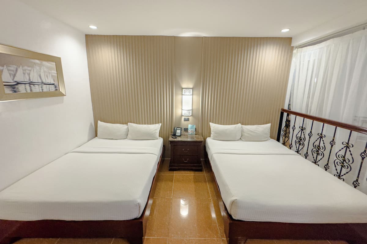 Premier Suite | In-room safe, desk, laptop workspace, free WiFi