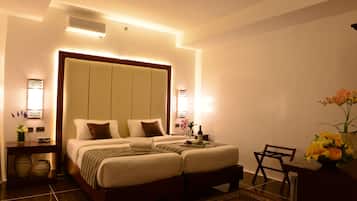 Deluxe Twin Room | In-room safe, desk, laptop workspace, free WiFi