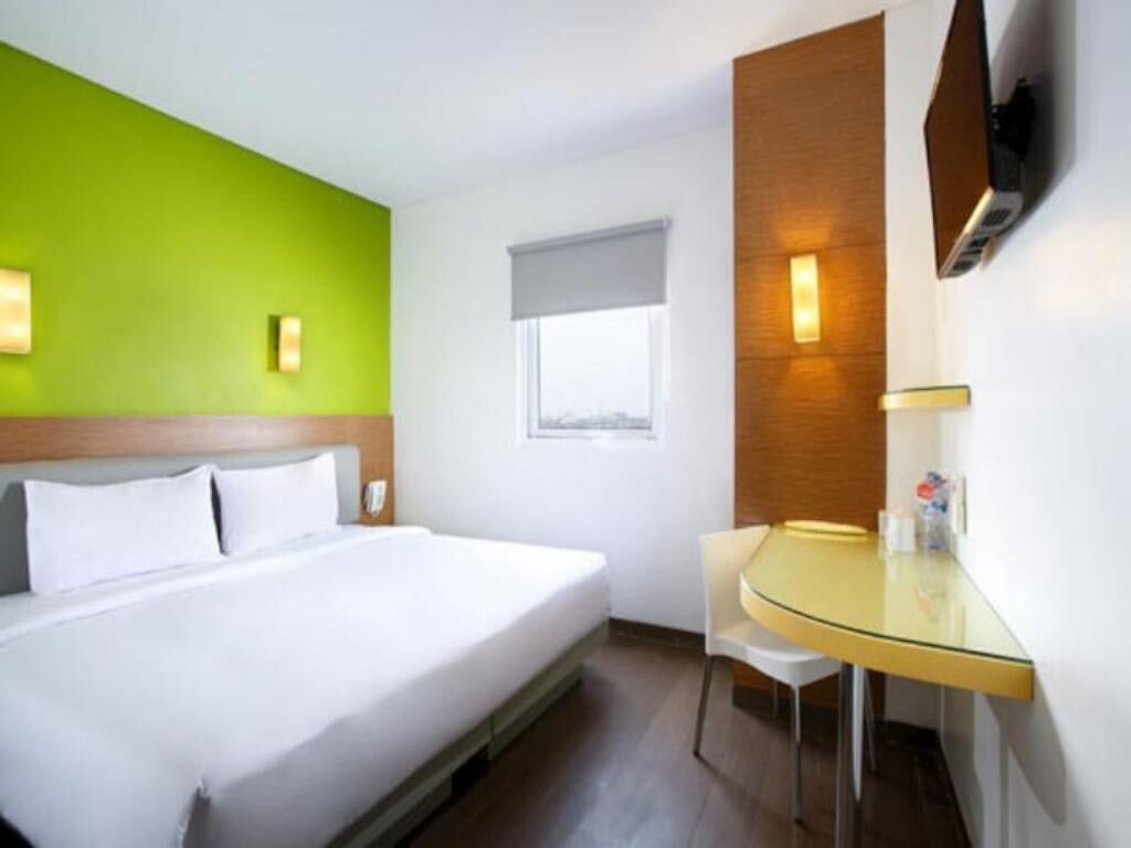 In-room safe, desk, free WiFi, bed sheets