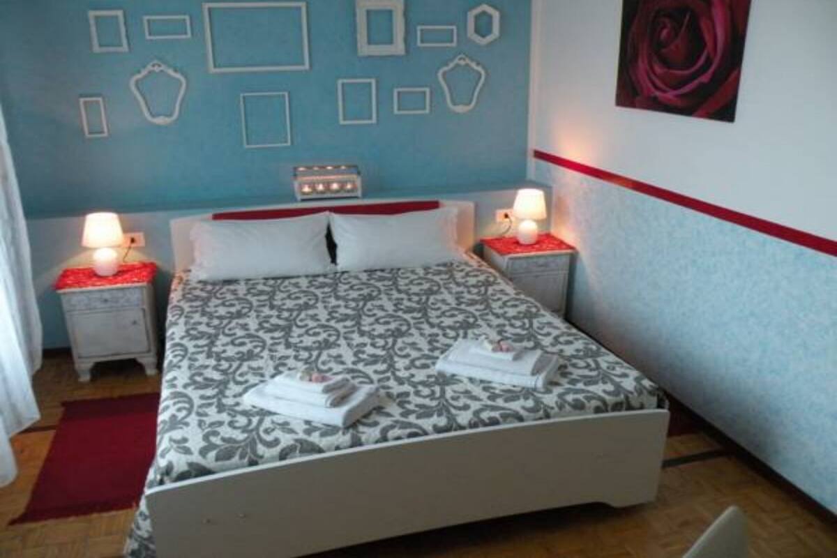 Standard Room, 1 Bedroom, Ensuite | Desk, iron/ironing board (on request), cribs (surcharge)
