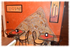 Dining - Bed and Breakfast Hostel Josef (Palermo)