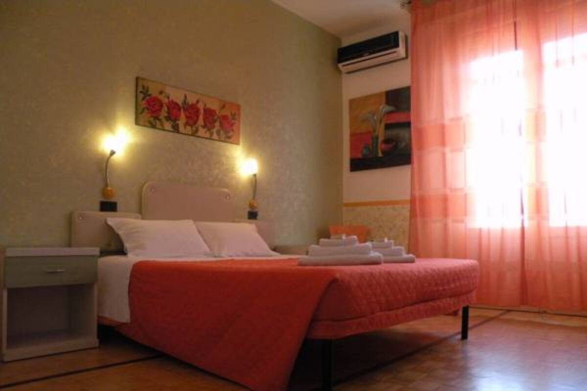 City Twin Room, 1 Bedroom, Private Bathroom, City View | Desk, iron/ironing board (on request), cribs (surcharge)