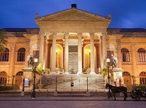 Façade de l’hébergement - soirée/nuit