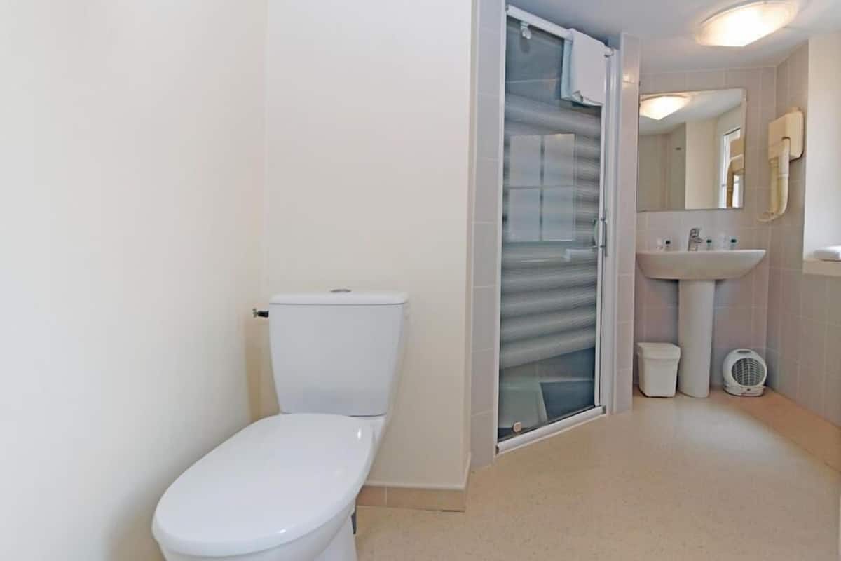 double room | minibar, desk, iron/ironing board, free wifi