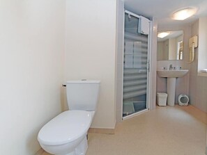 Dobbeltrom | Minibar, skrivebord, strykejern/-brett og wi-fi (inkludert)