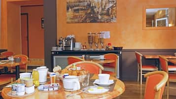 Desayuno continental (EUR 12 por persona)