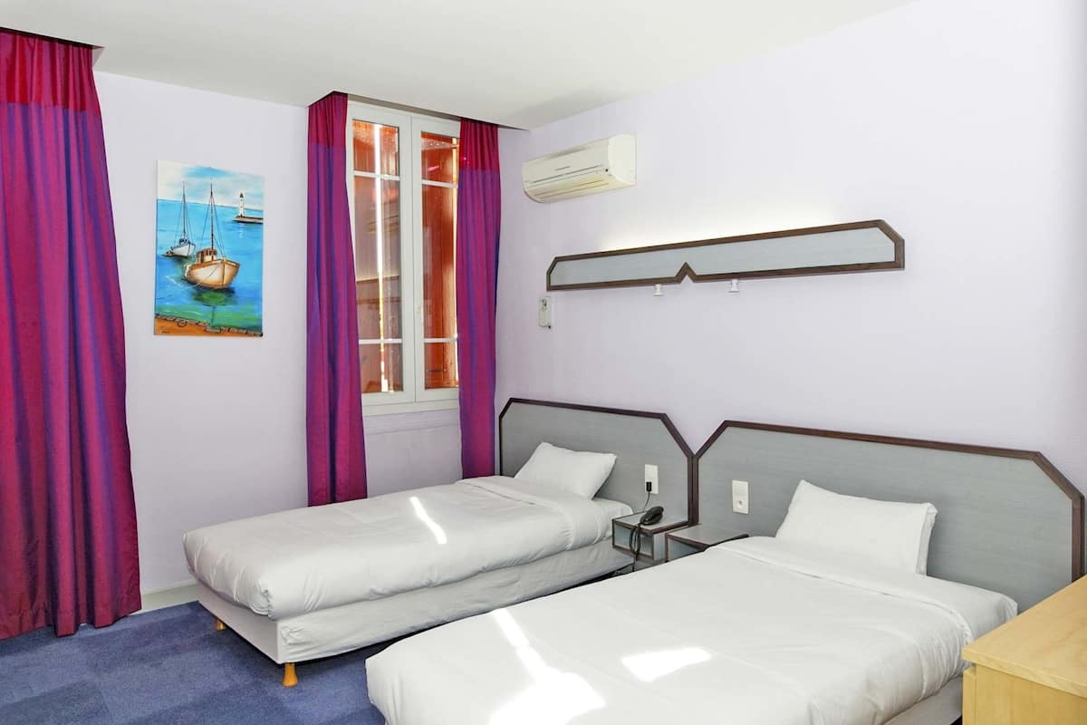 Minibar, desk, iron/ironing board, free WiFi