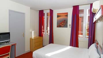 Minibar, desk, iron/ironing board, free WiFi