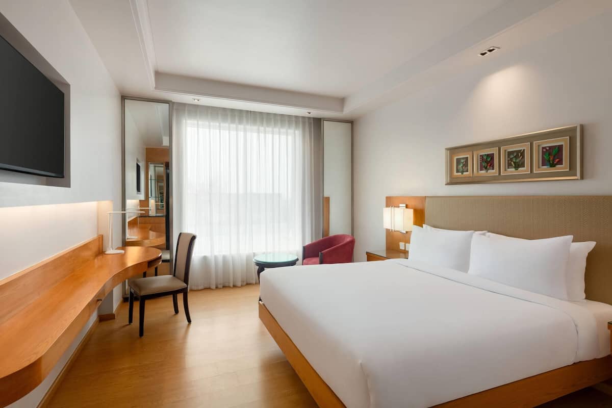 Premium bedding, minibar, in-room safe, individually furnished