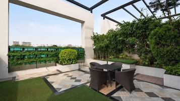 Sviitti, 1 suuri parisänky, tupakointi kielletty | Ylelliset vuodevaatteet, minibaari, tallelokero huoneessa