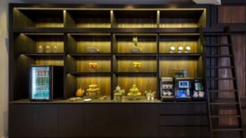 Free buffet breakfast