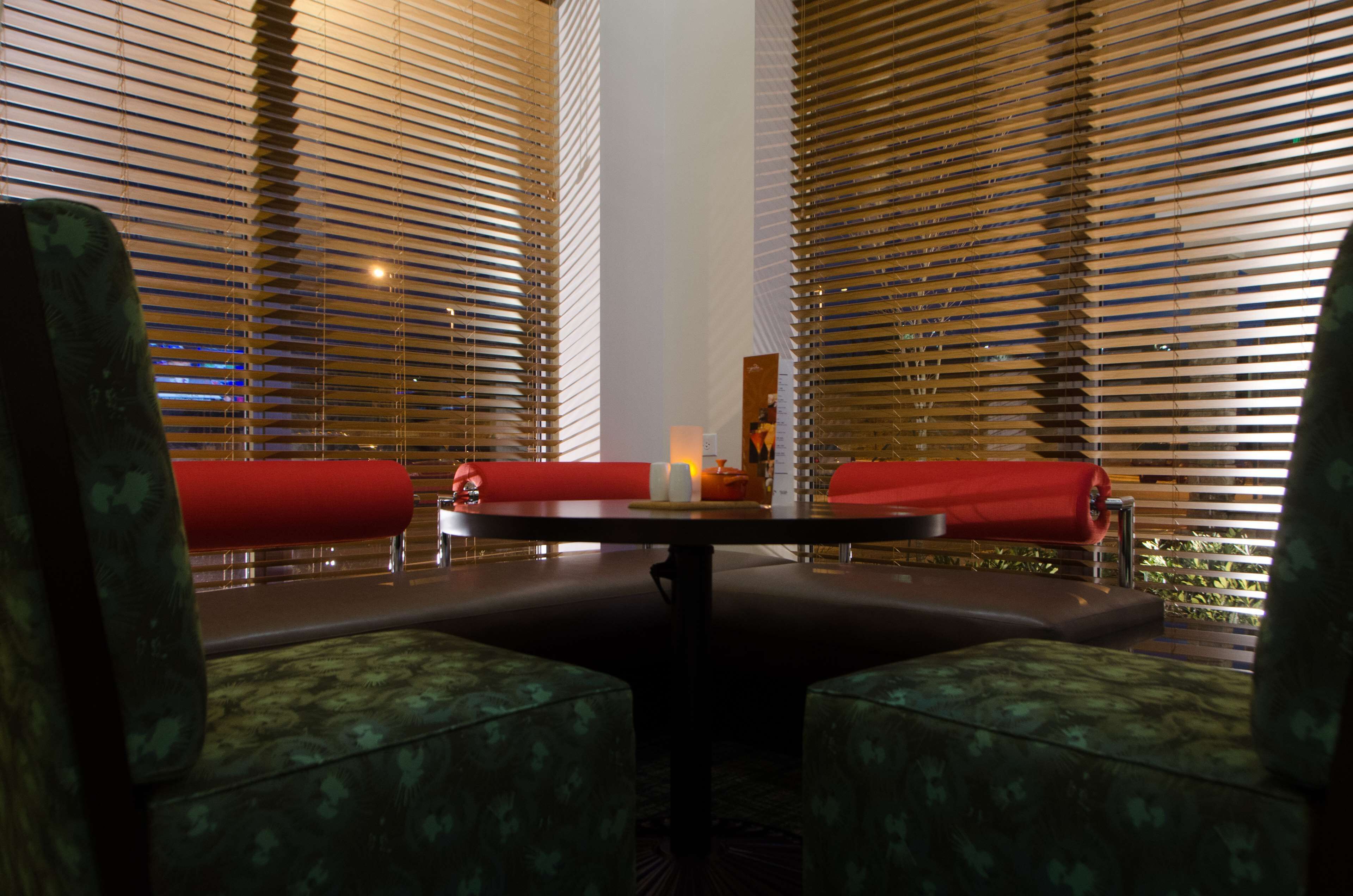 breakfast and dinner served, american cuisine