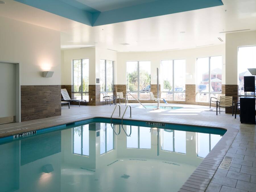 Tina de hidromasaje al aire libre