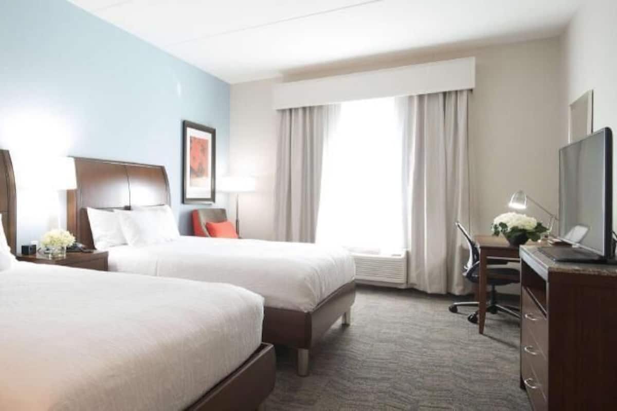 In-room safe, laptop workspace, free WiFi, bed sheets