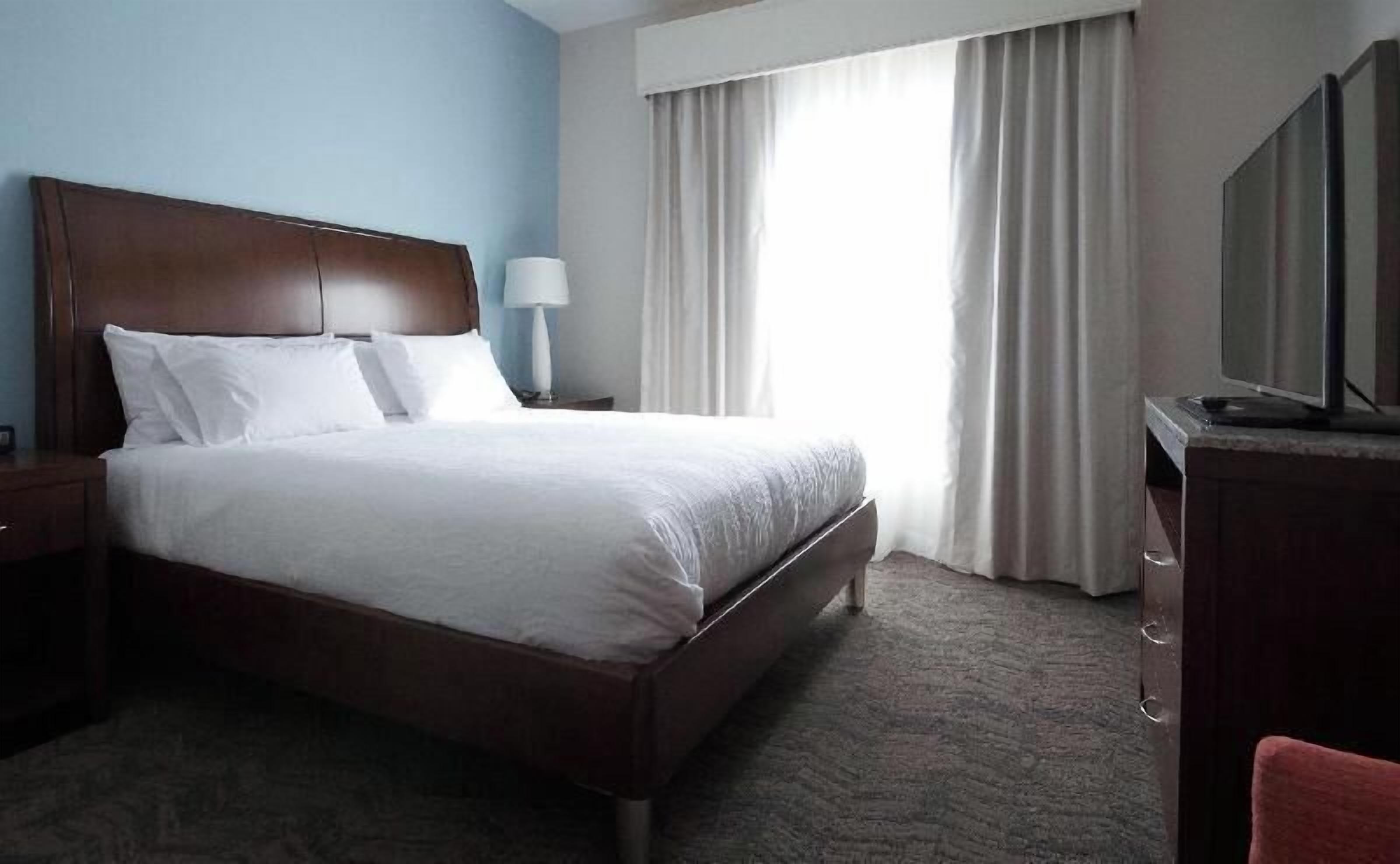In-room safe, laptop workspace, free WiFi, bed sheets