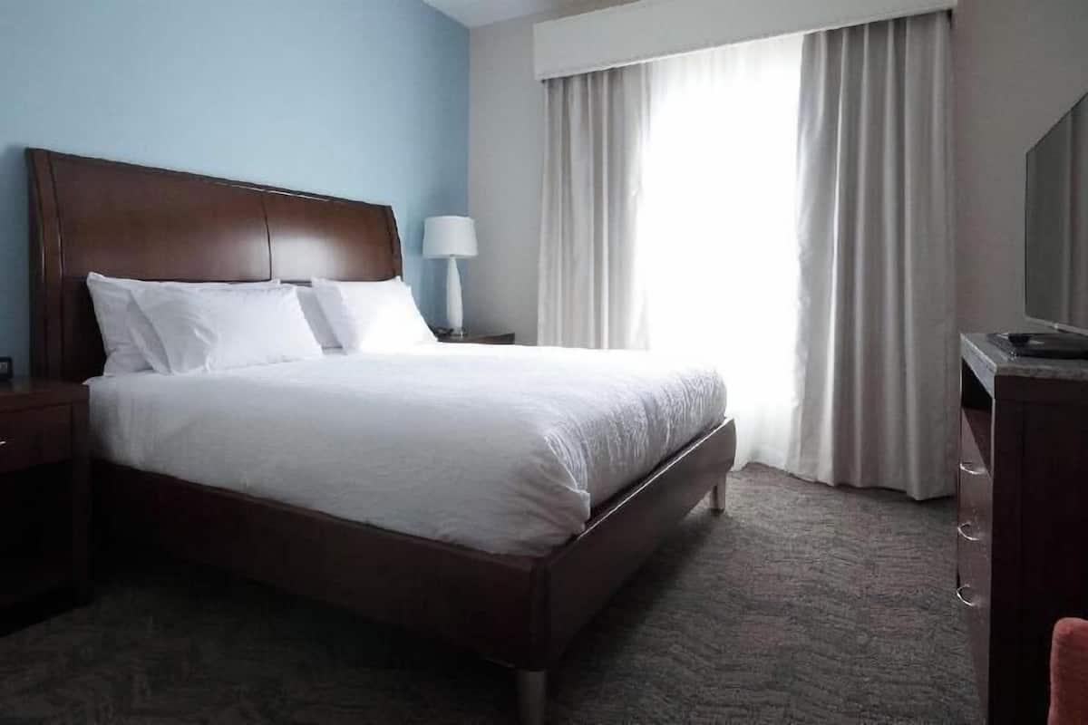 In-room safe, laptop workspace, free WiFi, bed sheets