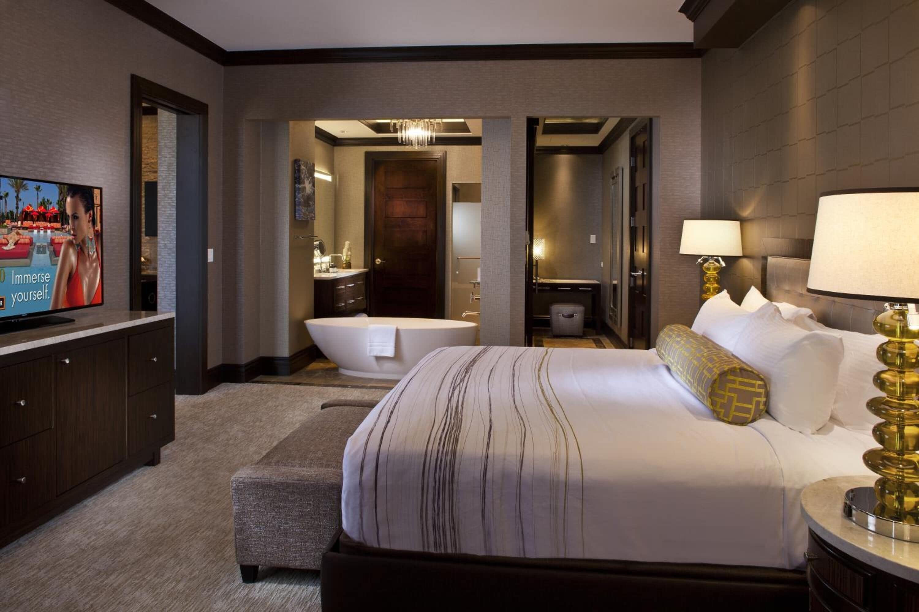 premium bedding, in-room safe, desk, laptop workspace