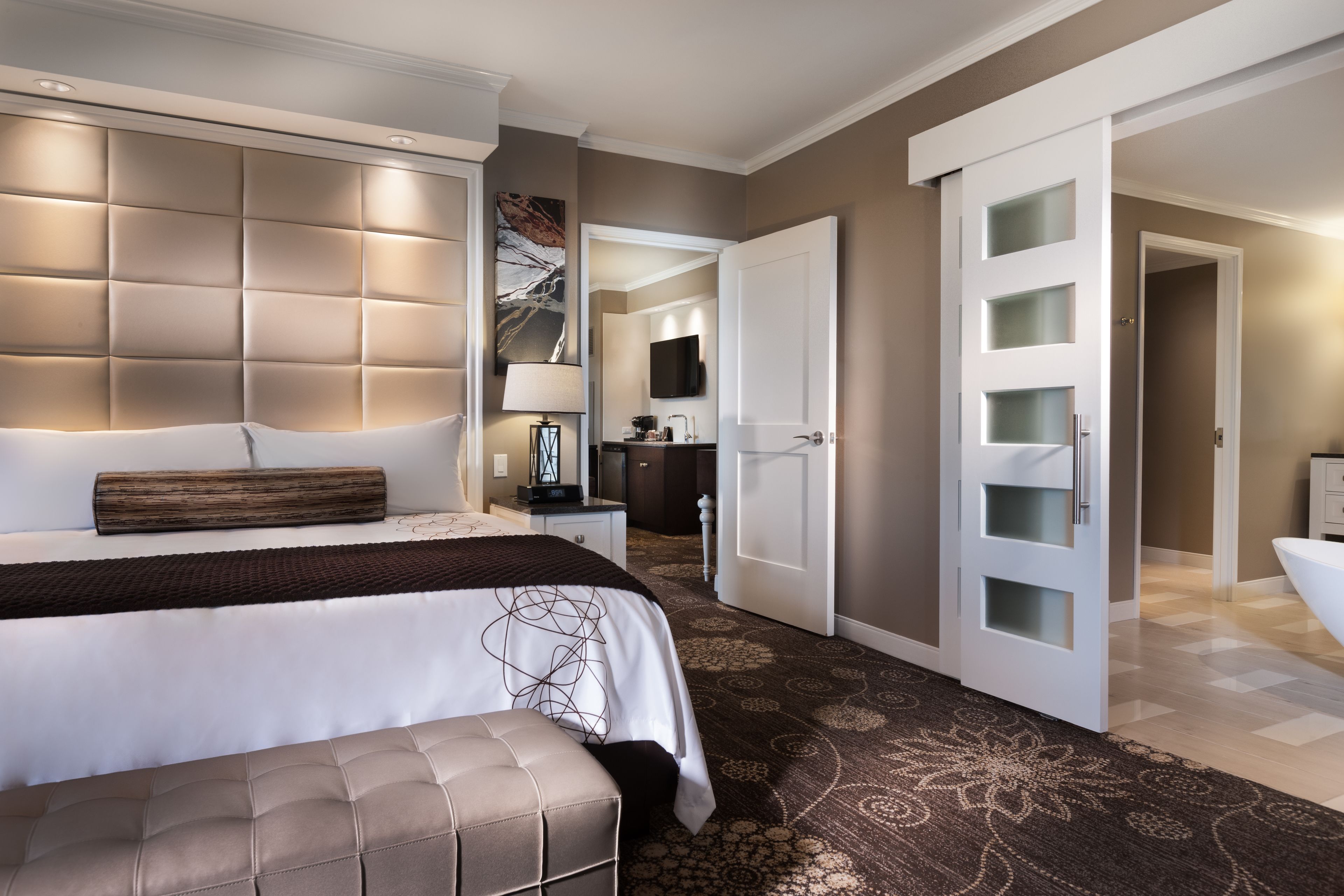 premium bedding, in-room safe, desk, laptop workspace