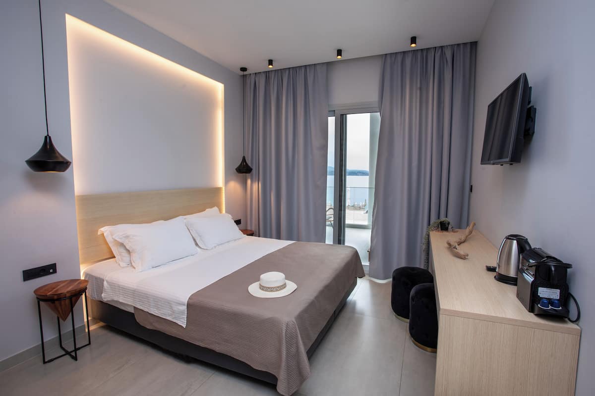 Executive Suite with outdoor hydromassage bathtub | 1 개의 침실, 다리미/다리미판, 무료 WiFi