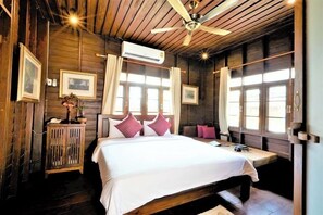 Grand Deluxe | Minibar, värdeförvaringsskåp på rummet och mörkläggningsgardiner