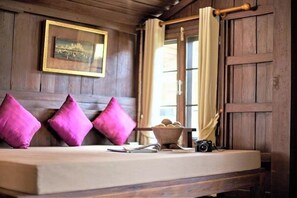 Grand Deluxe | Minibar, värdeförvaringsskåp på rummet och mörkläggningsgardiner