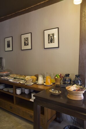 Desayuno buffet todos los días (con cargo)