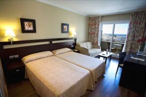 Minibar, in-room safe, desk, free WiFi - Bahia Almuñecar (Almunecar)