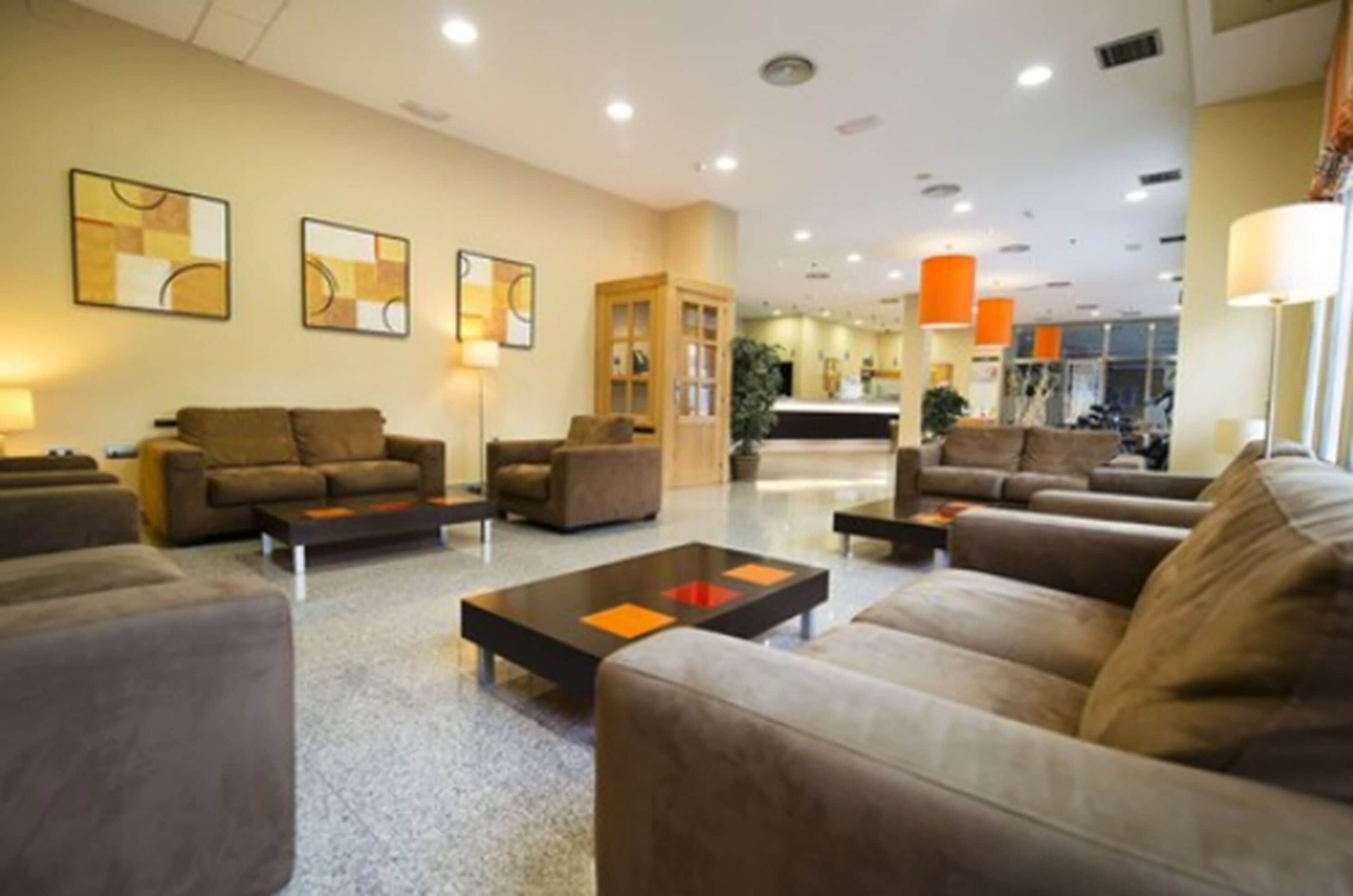 Coin salon dans le hall