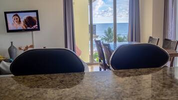 ์ํํธ, ์นจ์ค 2๊ฐ (Acqua #505) | ๊ฑฐ์ค ๊ณต๊ฐ | ํ๋ฉด TV