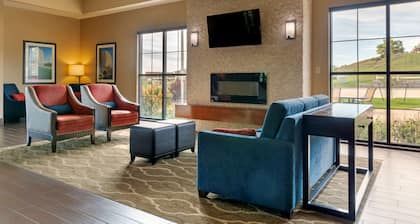 Comfort Inn & Suites Mandan - Bismarck