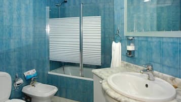 Free toiletries, hair dryer