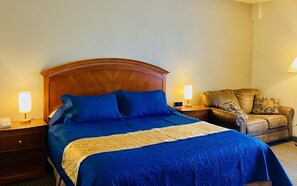 Individually decorated, individually furnished, laptop workspace - A Riverside Inn Travelodge by Wyndham (Fairplay)