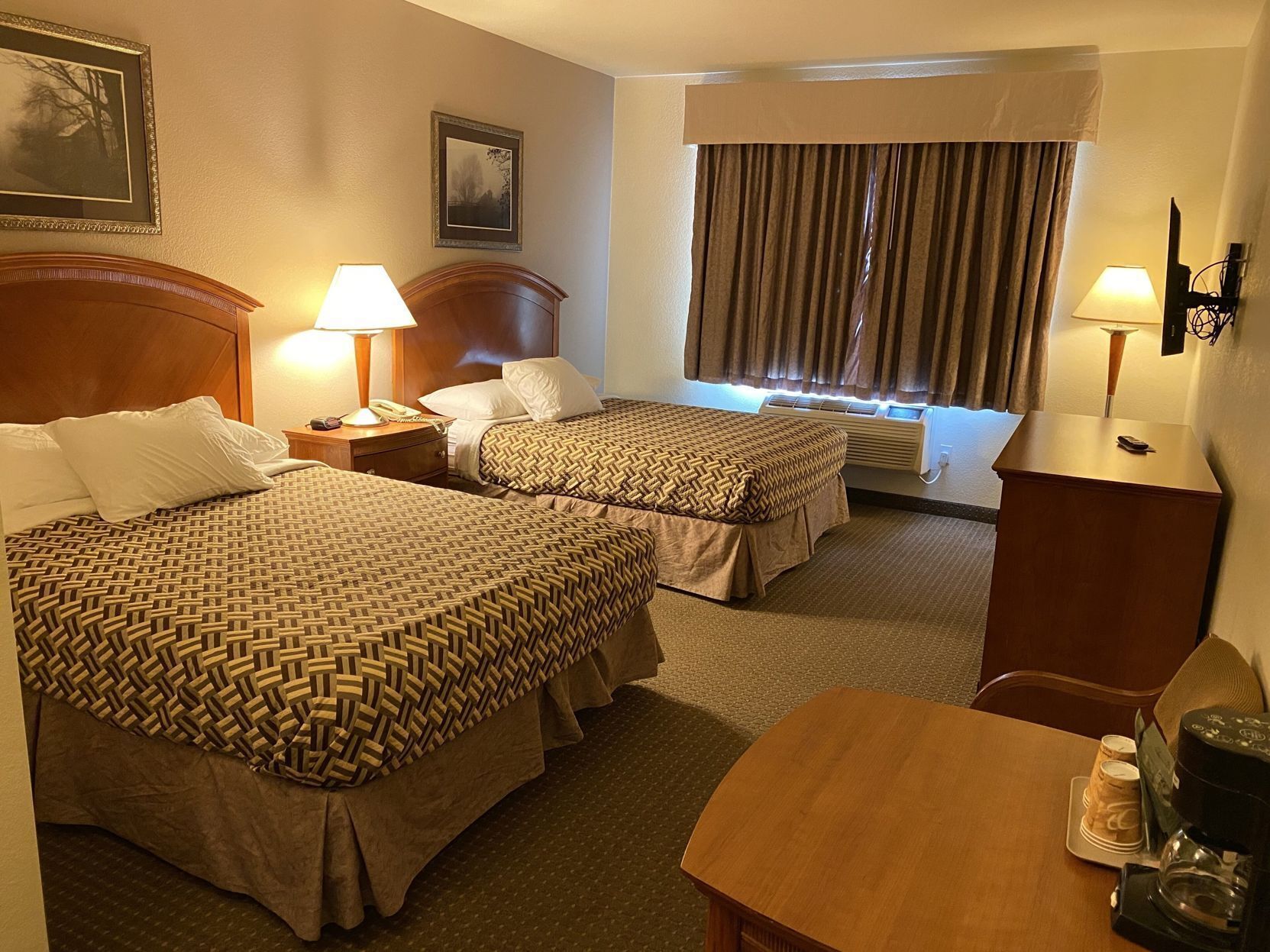 بديكورات فريدة لكل غرفة وطراز فريد لكل وحدة ومساحة عمل للكمبيوتر المحمول