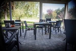 Frukostbuffé varje dag (EUR 10 per person)