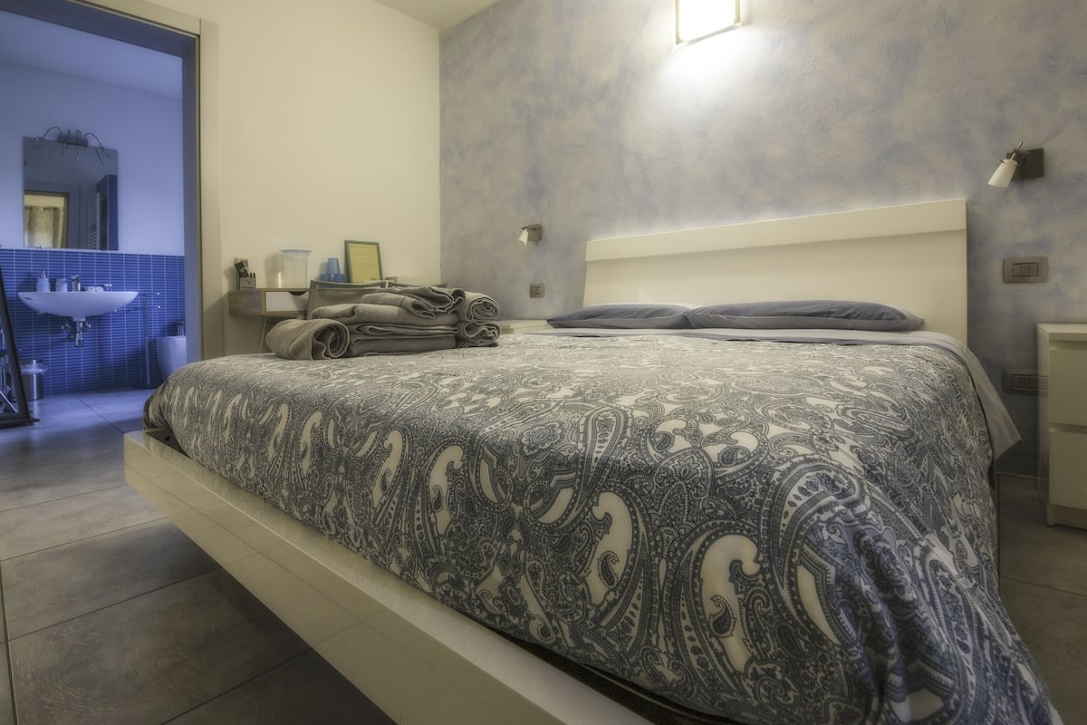 Classic Triple Room | 1 bedroom, desk, free WiFi, bed sheets