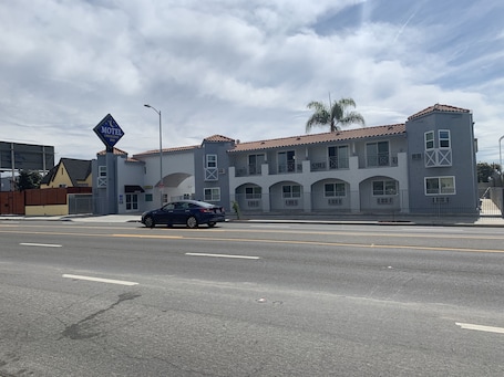 Fachada de la propiedad