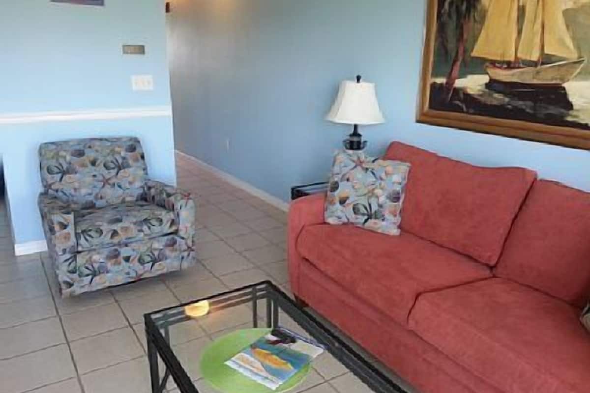 Condo, 1 Bedroom, Kitchen (NOT BEACHFRONT- # 307) | Living area