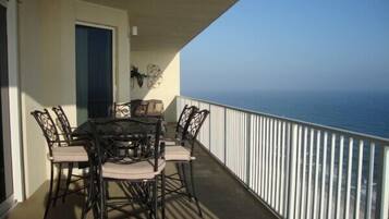 Condo, 4 Bedrooms, Kitchen, Beachfront | Balcony
