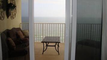 Condo, 4 Bedrooms, Kitchen, Beachfront | Balcony