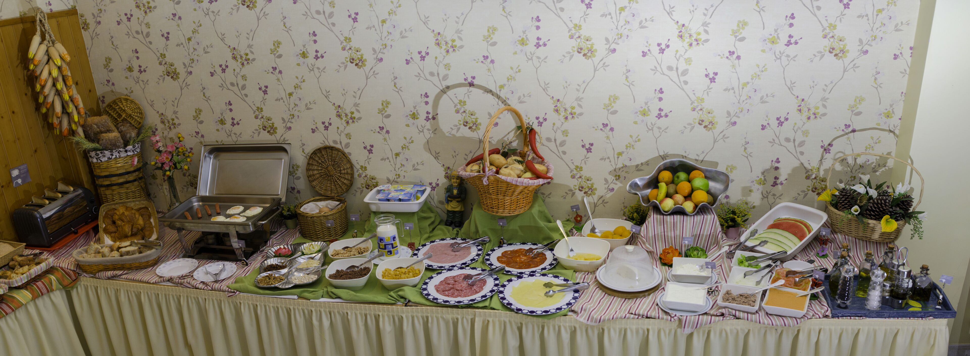 Daily buffet breakfast for a fee