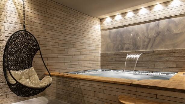 Indoor spa tub - Hotel Lo Scoiattolo (Courmayeur)