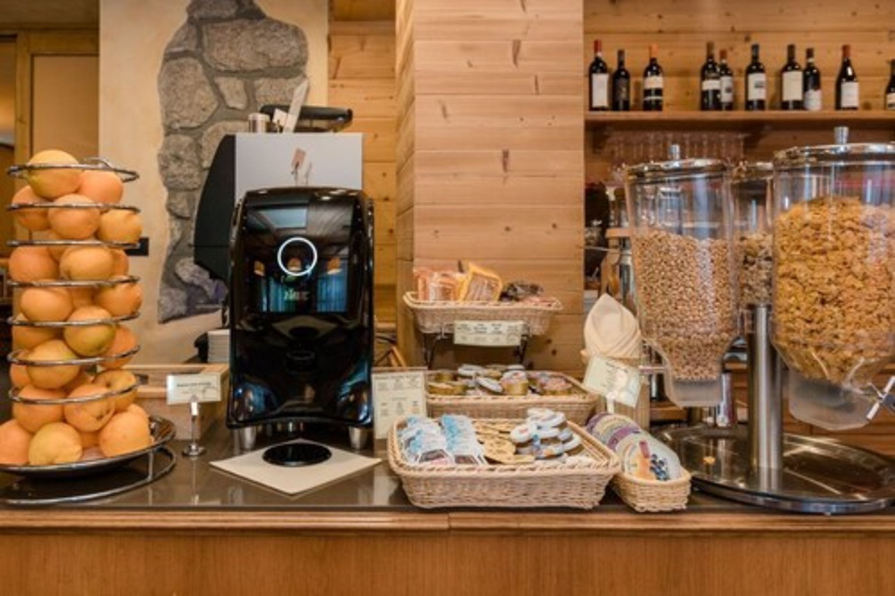 daily continental breakfast (eur 19 per person)