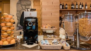 Daily continental breakfast for a fee - Hotel Lo Scoiattolo (Courmayeur)