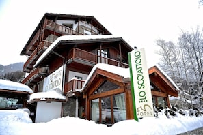Front of property - Hotel Lo Scoiattolo (Courmayeur)