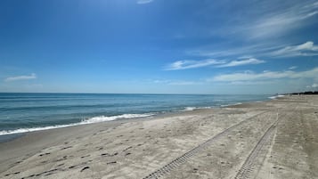 在附近的私人海滩、沙滩椅、海滩遮阳伞、沙滩毛巾