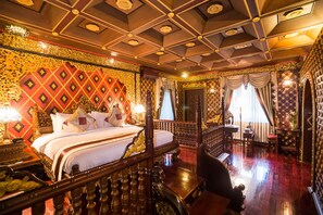 Standard Suite, 1 King Bed, Non Smoking, Royal King villa Suite | Ropa de cama de alta calidad, minibar, caja fuerte y escritorio